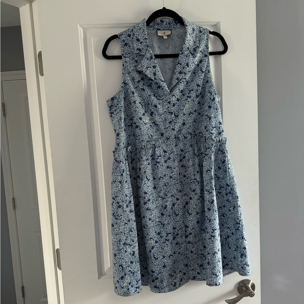 Hydrangea Sleeveless Royal Shirt Dress
TUCKERNUCK